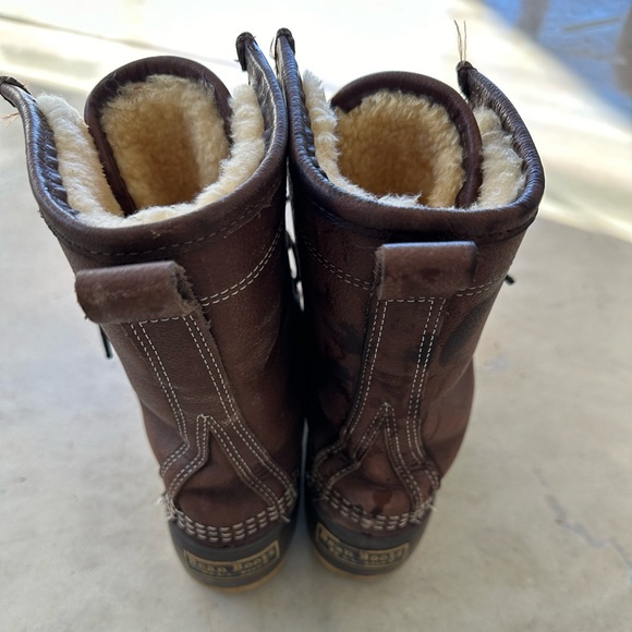 Women’s Bean Boots, 8" Shearling-Lined Insulated, size 9 - Picture 3 of 5